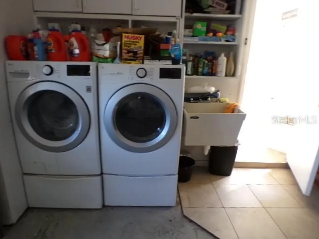 5766 Forester Pine Court Sarasota FL 34243