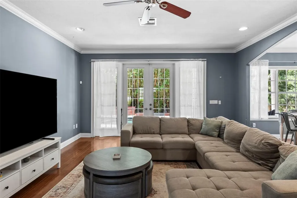 3317 W Leona Street Tampa FL 33629