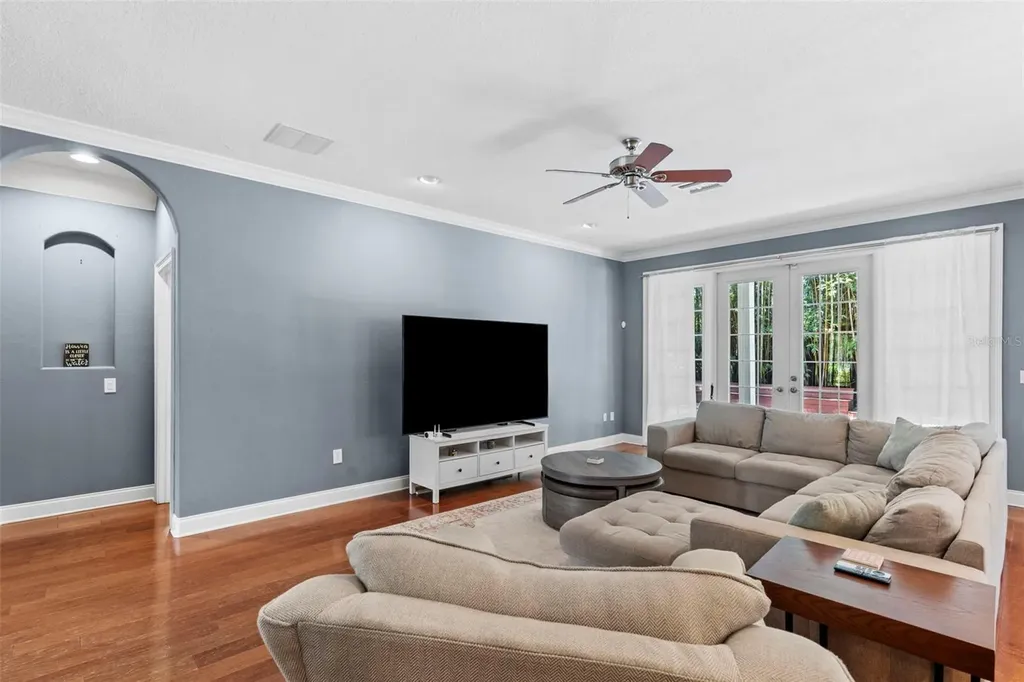 3317 W Leona Street Tampa FL 33629