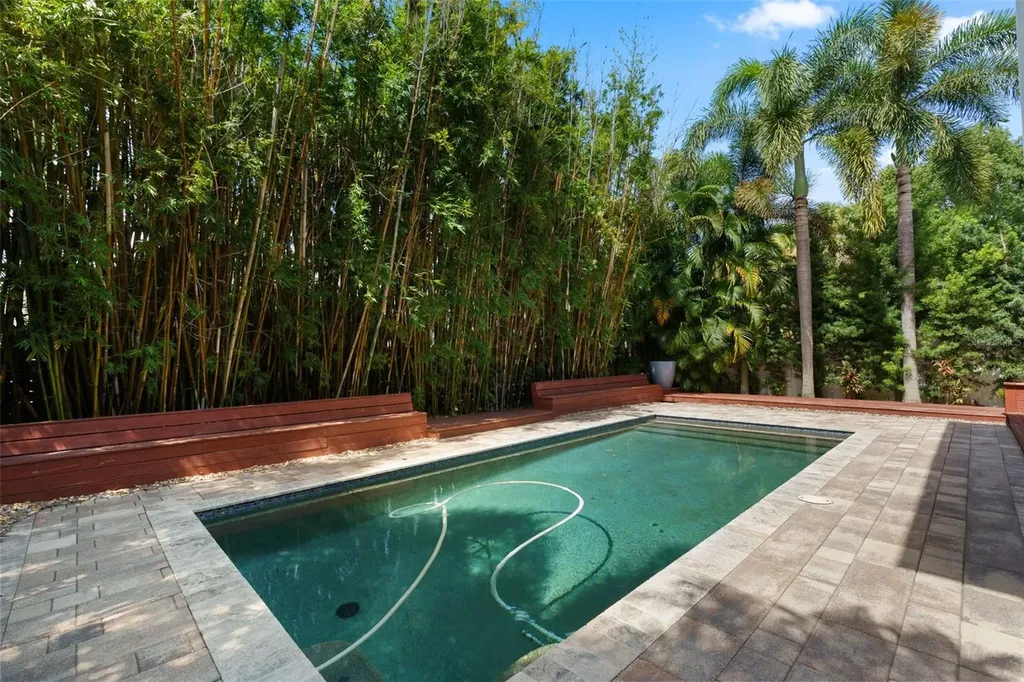 3317 W Leona Street Tampa FL 33629