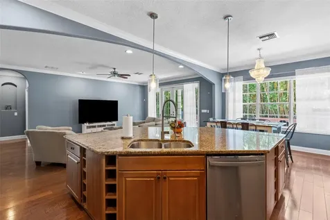3317 W Leona Street Tampa FL 33629