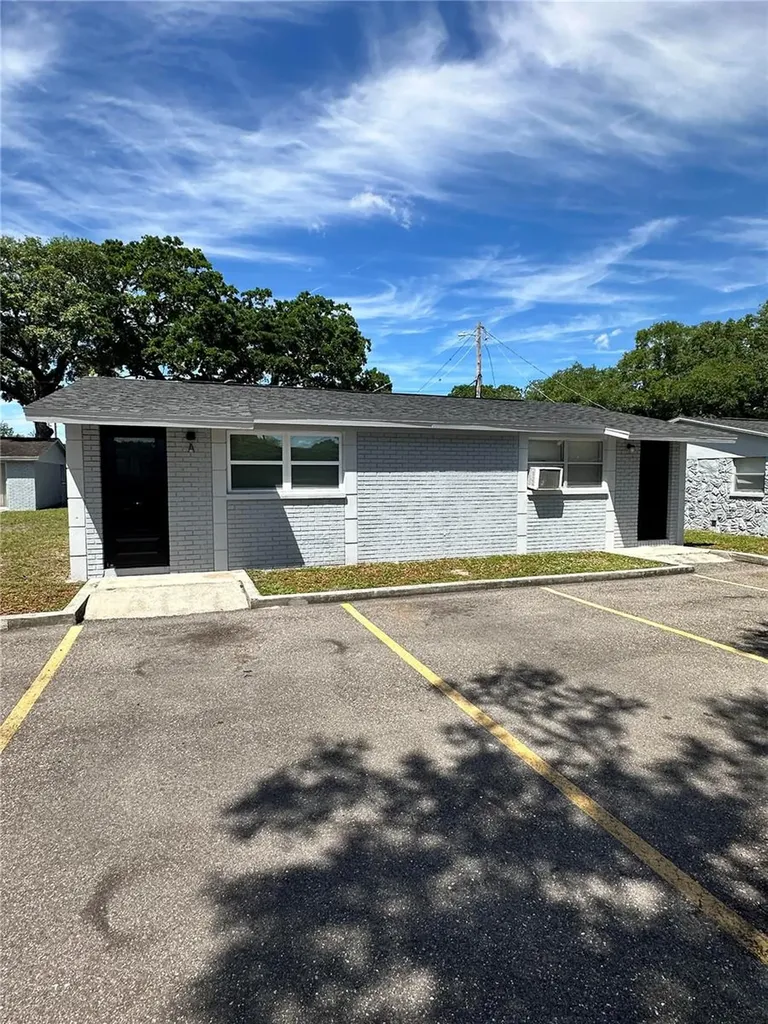 1104 E 140th Avenue Tampa FL 33613