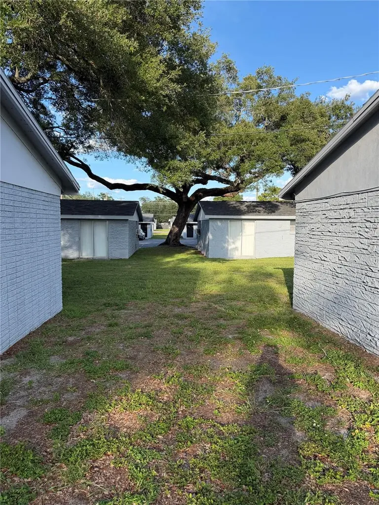 1104 E 140th Avenue Tampa FL 33613
