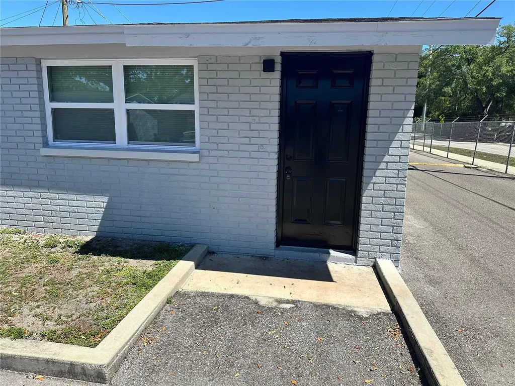 1104 E 140th Avenue Tampa FL 33613