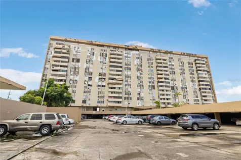 C2G6 Avenida Pontezuela Pr-190 Carolina PR 00983