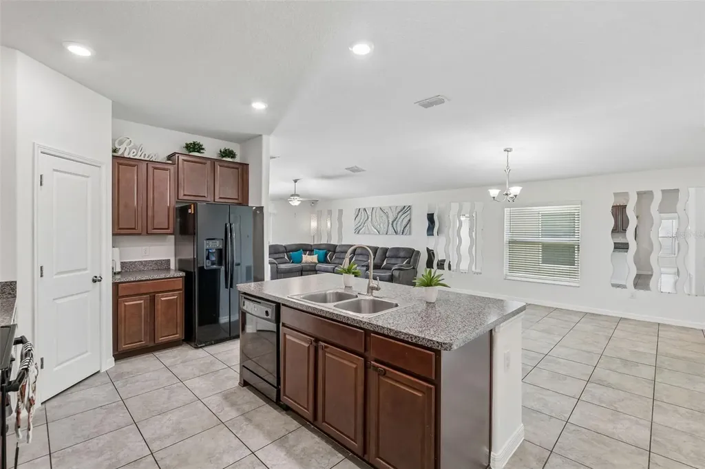 928 Zone Tailed Hawk Place Ruskin FL 33570