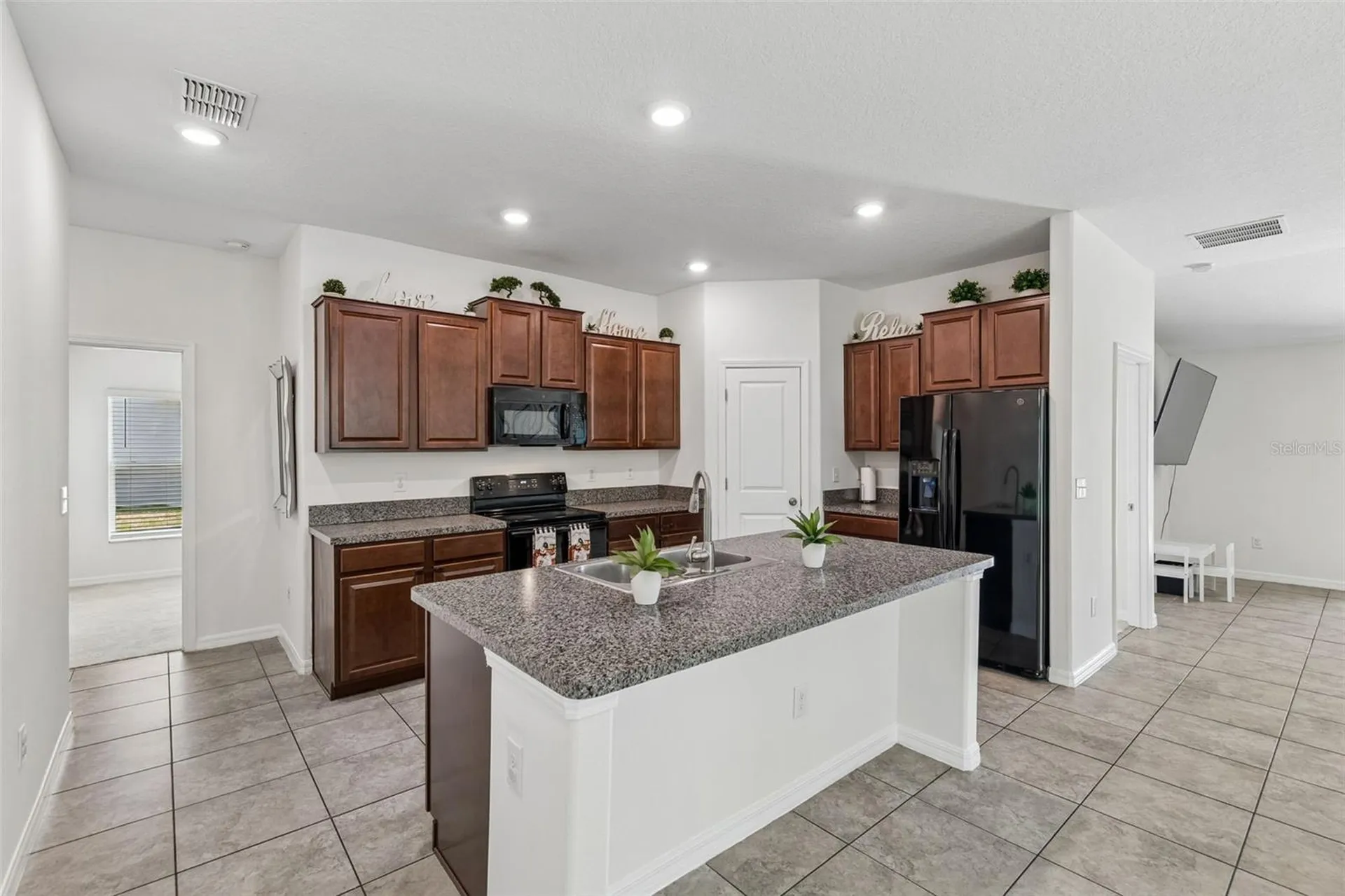 928 Zone Tailed Hawk Place Ruskin FL 33570