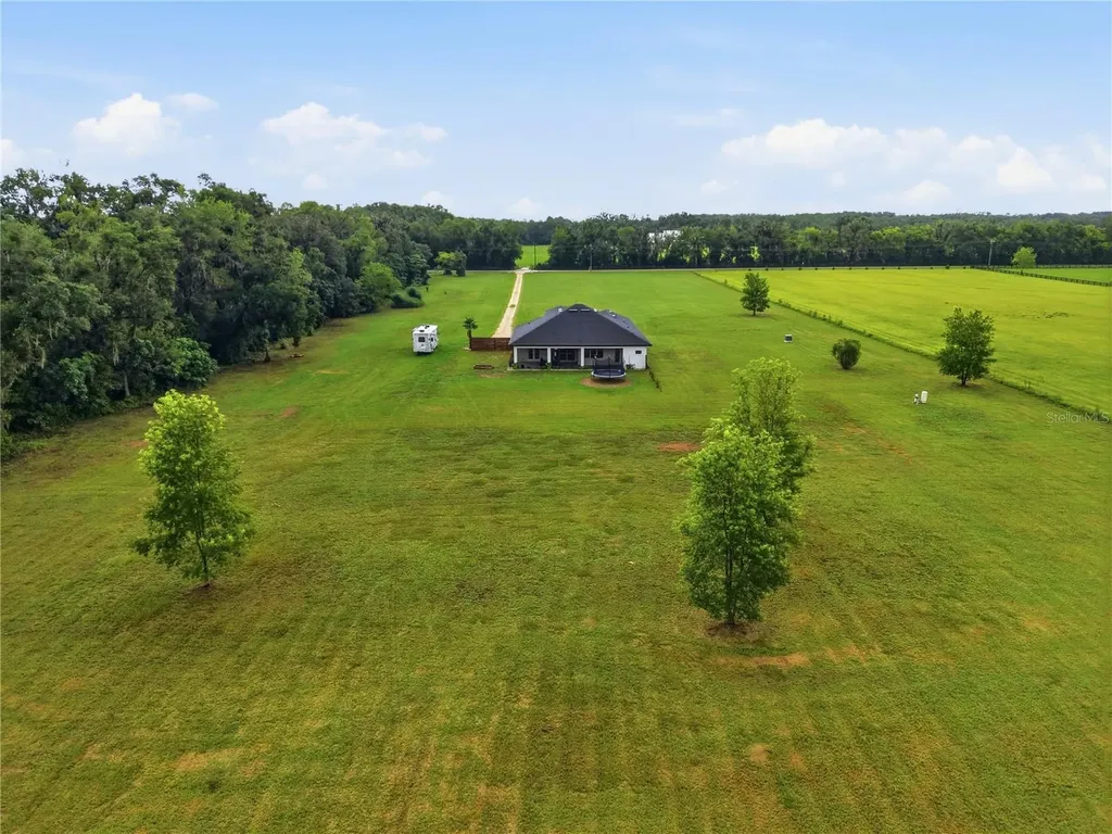 18711 NW 138th Avenue Alachua FL 32615