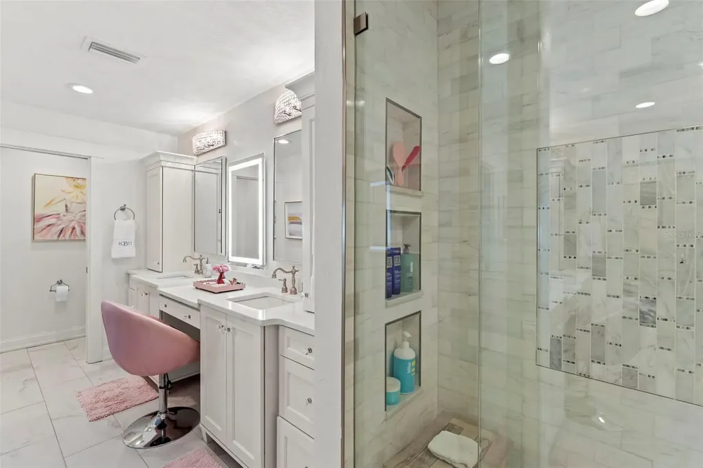 5013 S Elberon Street Tampa FL 33611