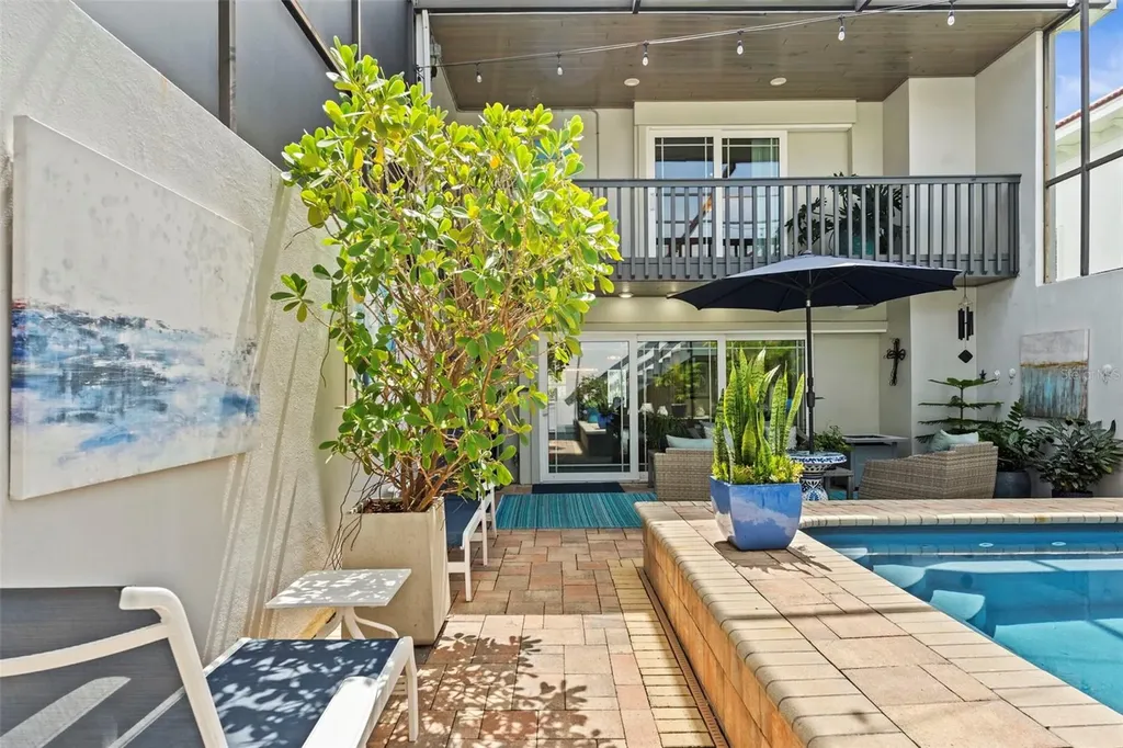 5013 S Elberon Street Tampa FL 33611