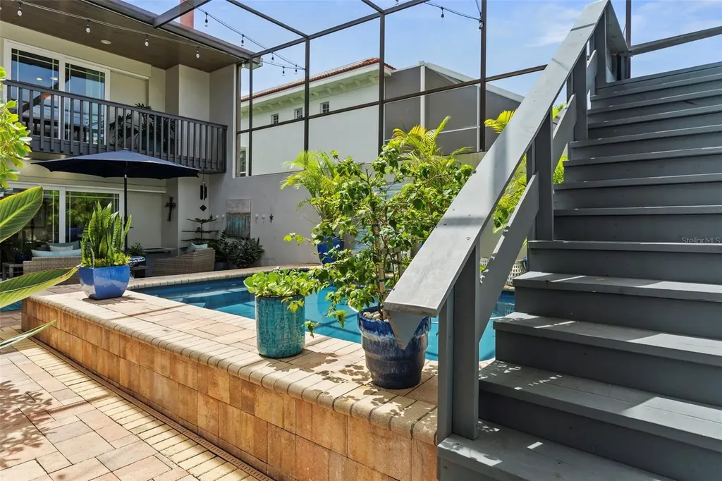 5013 S Elberon Street Tampa FL 33611
