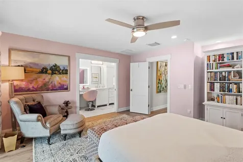 5013 S Elberon Street Tampa FL 33611