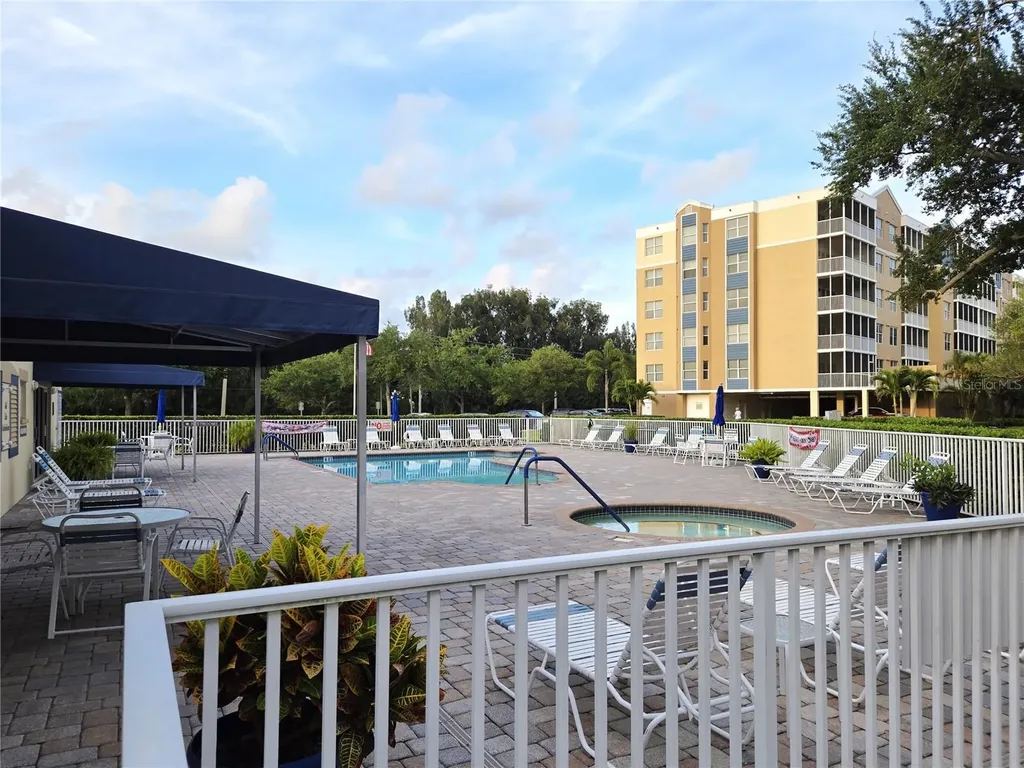 960 Starkey Road Largo FL 33771