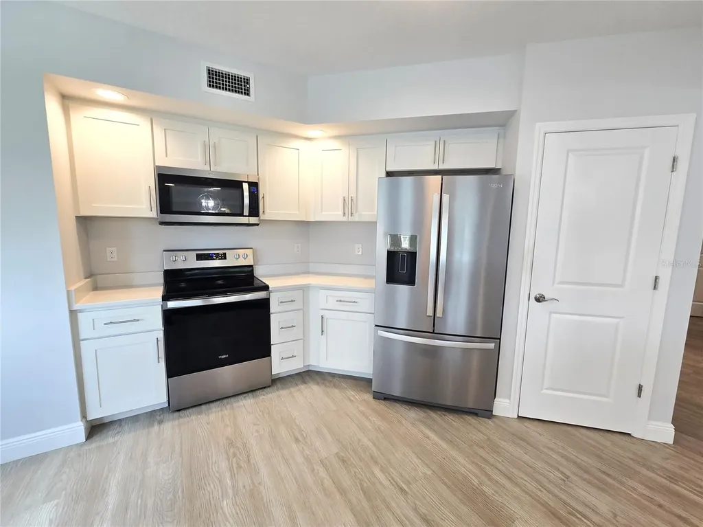 960 Starkey Road Largo FL 33771