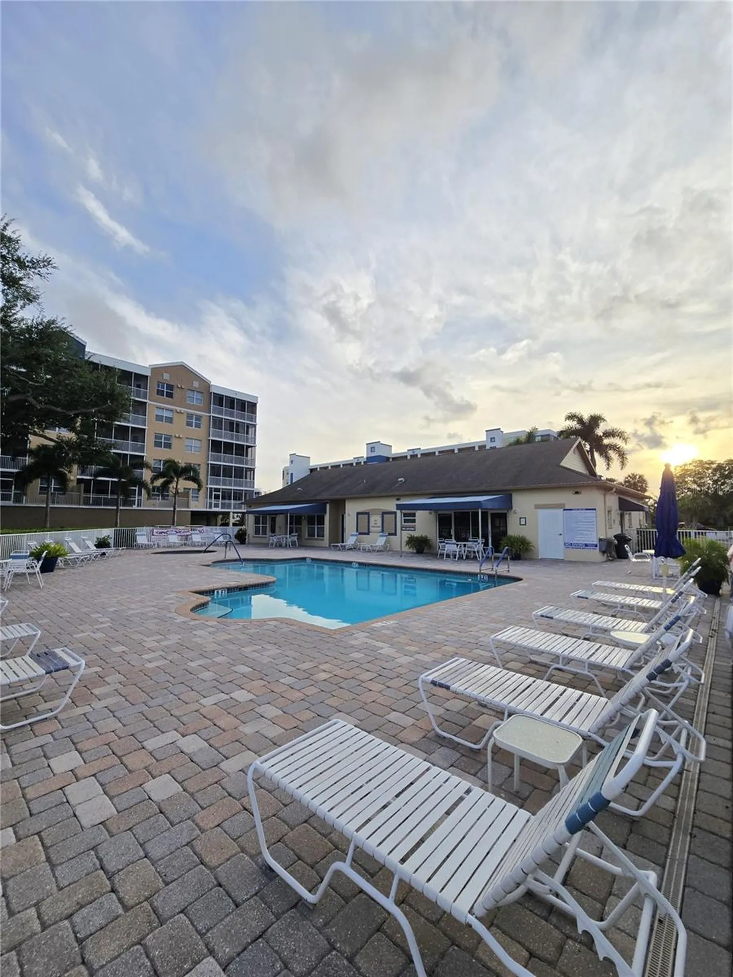 960 Starkey Road Largo FL 33771