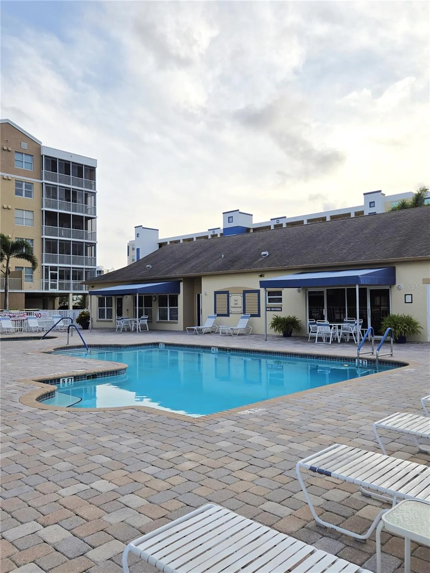 960 Starkey Road Largo FL 33771