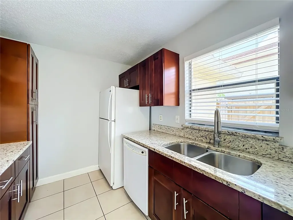 1604 Little Falls Circle Orlando FL 32807