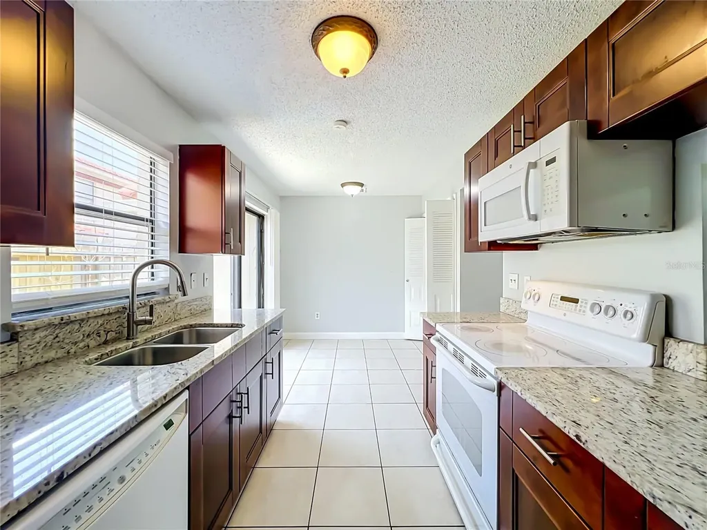 1604 Little Falls Circle Orlando FL 32807