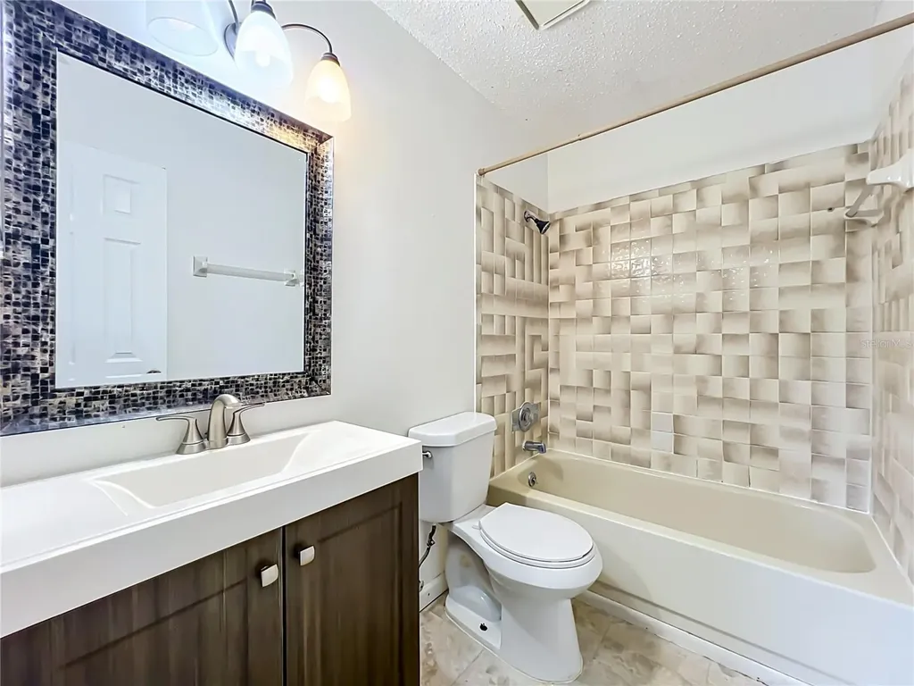1604 Little Falls Circle Orlando FL 32807