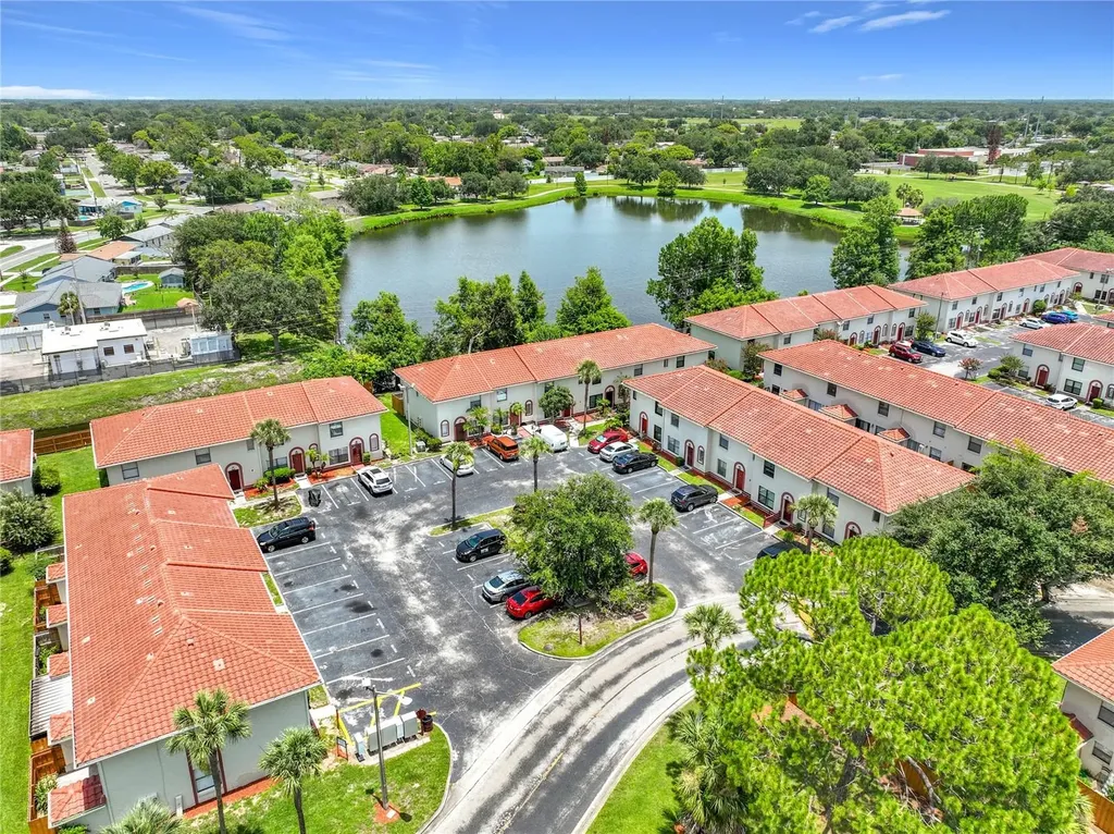 1604 Little Falls Circle Orlando FL 32807