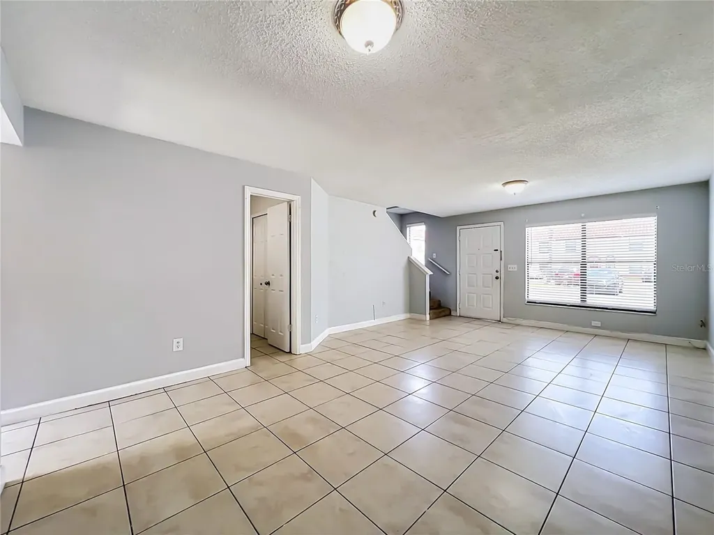 1604 Little Falls Circle Orlando FL 32807