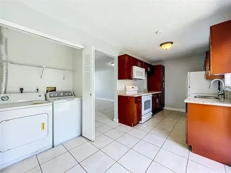 1604 Little Falls Circle Orlando FL 32807