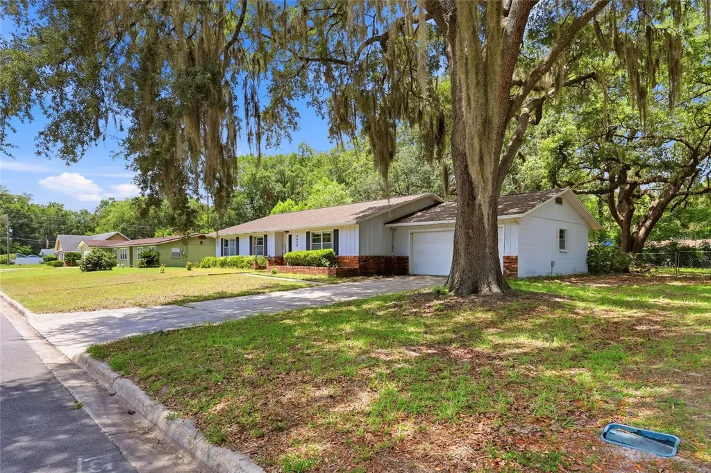 4628 NW 40th Street Gainesville FL 32606