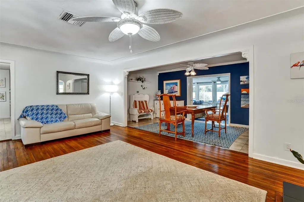 7716 Dartmouth Avenue N St Petersburg FL 33710