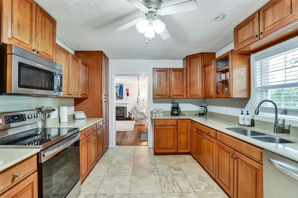 7716 Dartmouth Avenue N St Petersburg FL 33710