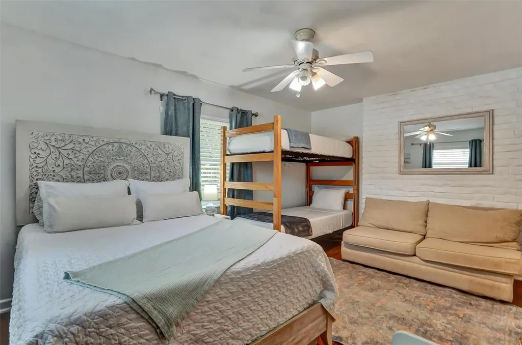7716 Dartmouth Avenue N St Petersburg FL 33710