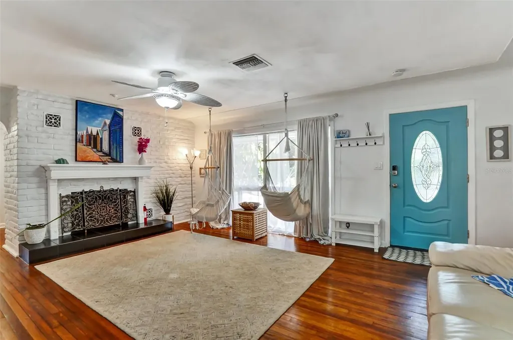 7716 Dartmouth Avenue N St Petersburg FL 33710