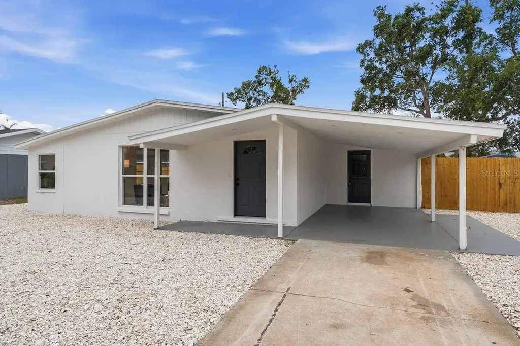 6324 Case Avenue Bradenton FL 34207