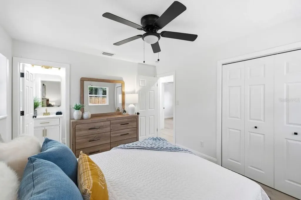 6324 Case Avenue Bradenton FL 34207