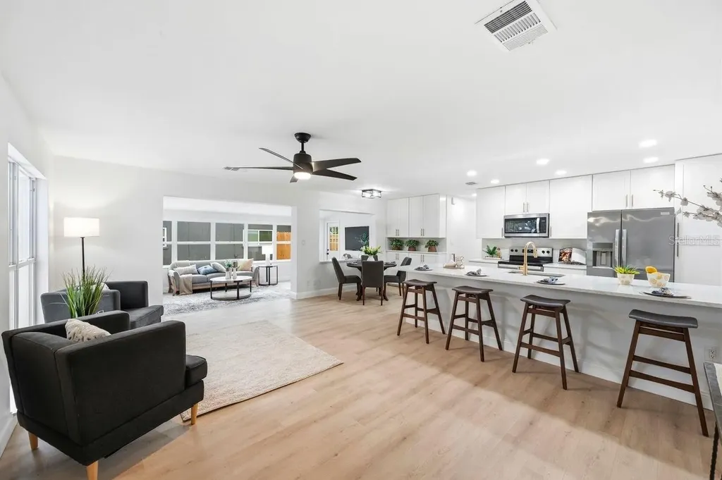6324 Case Avenue Bradenton FL 34207
