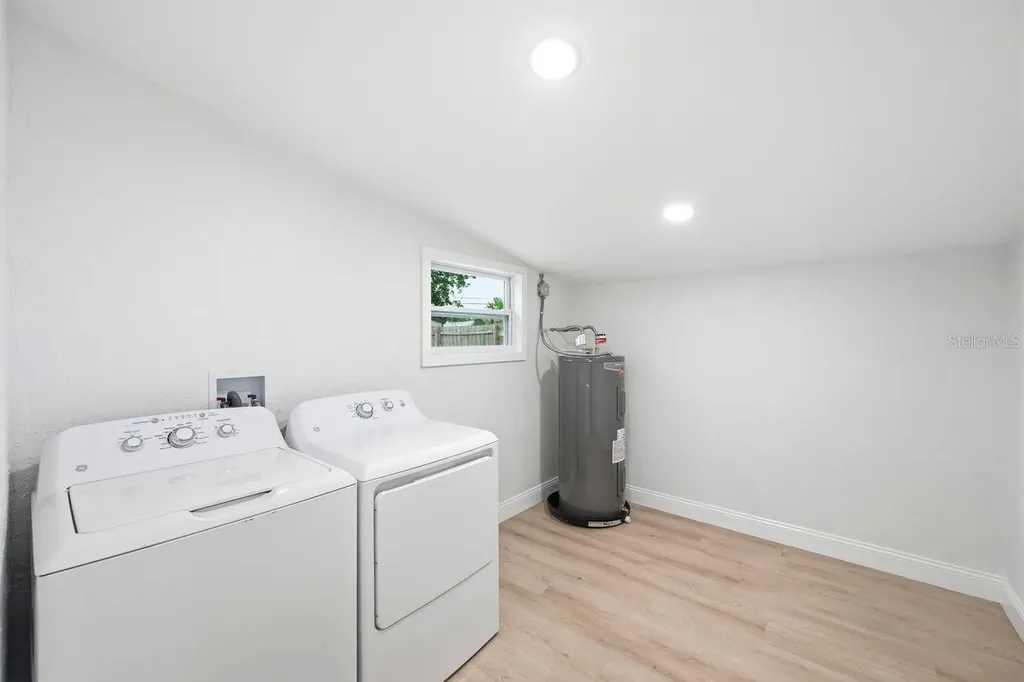6324 Case Avenue Bradenton FL 34207