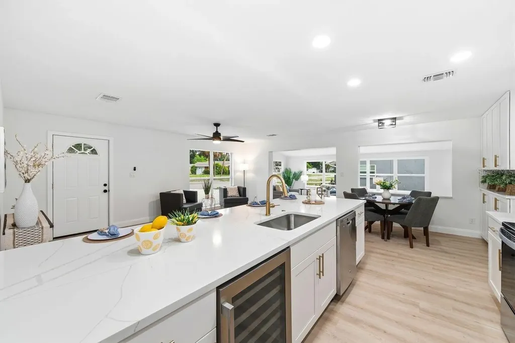 6324 Case Avenue Bradenton FL 34207