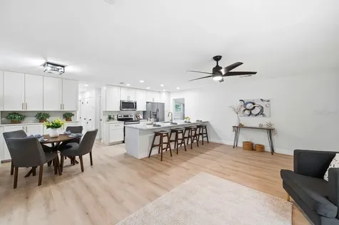 6324 Case Avenue Bradenton FL 34207