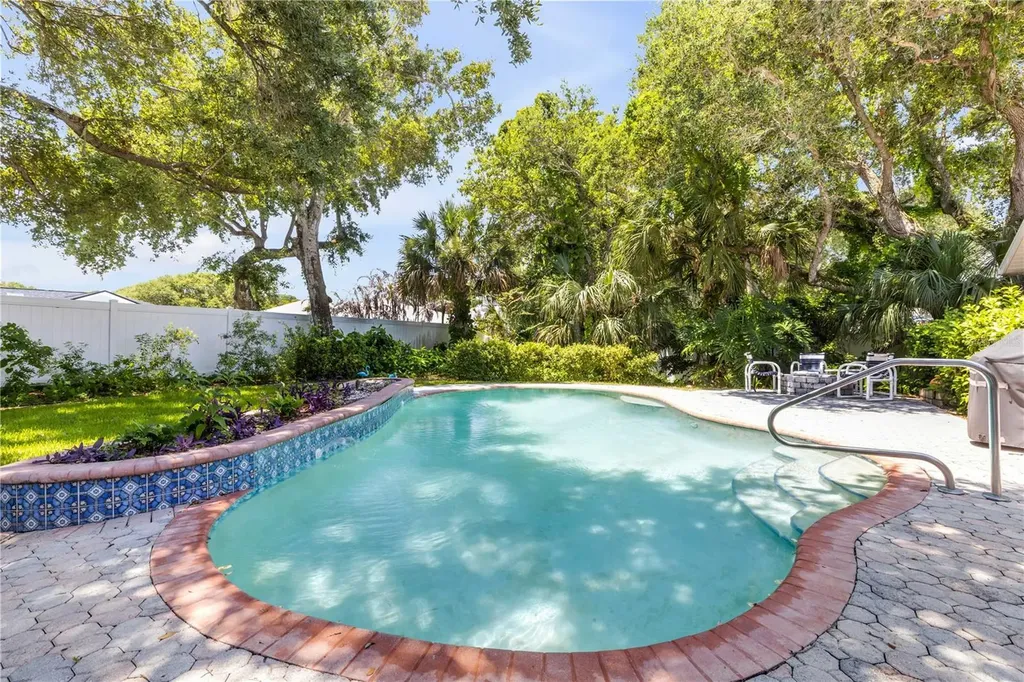 815 E 7th Avenue New Smyrna Beach FL 32169