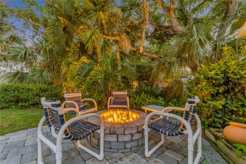 815 E 7th Avenue New Smyrna Beach FL 32169
