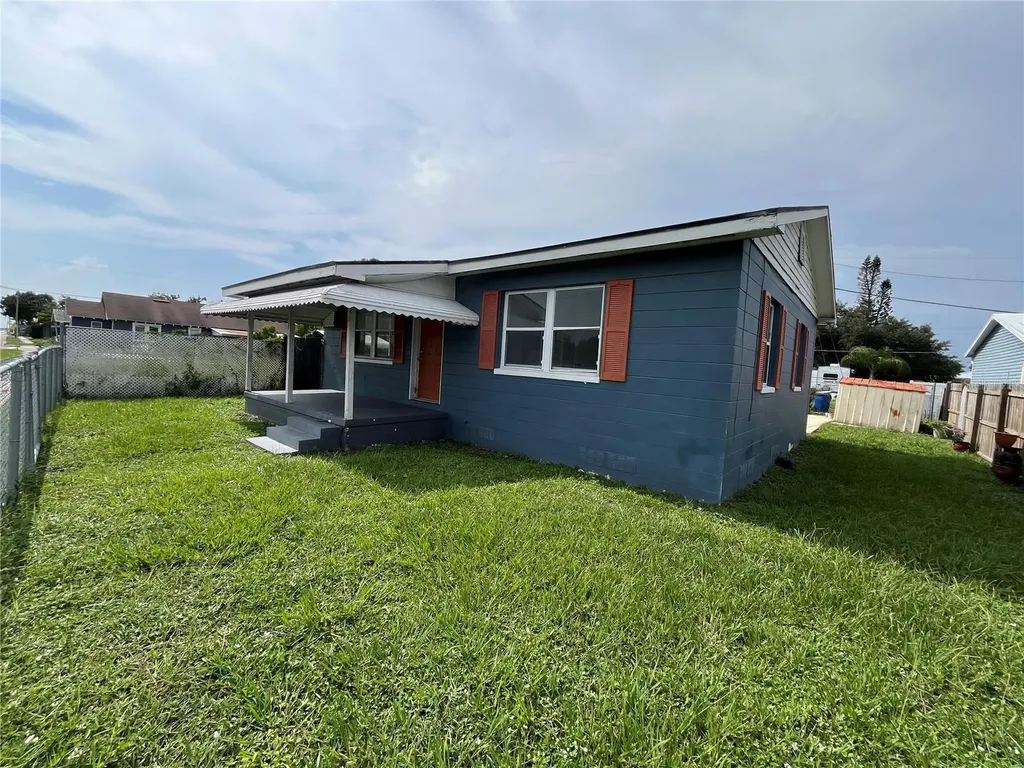 1206 E Canal Street Mulberry FL 33860