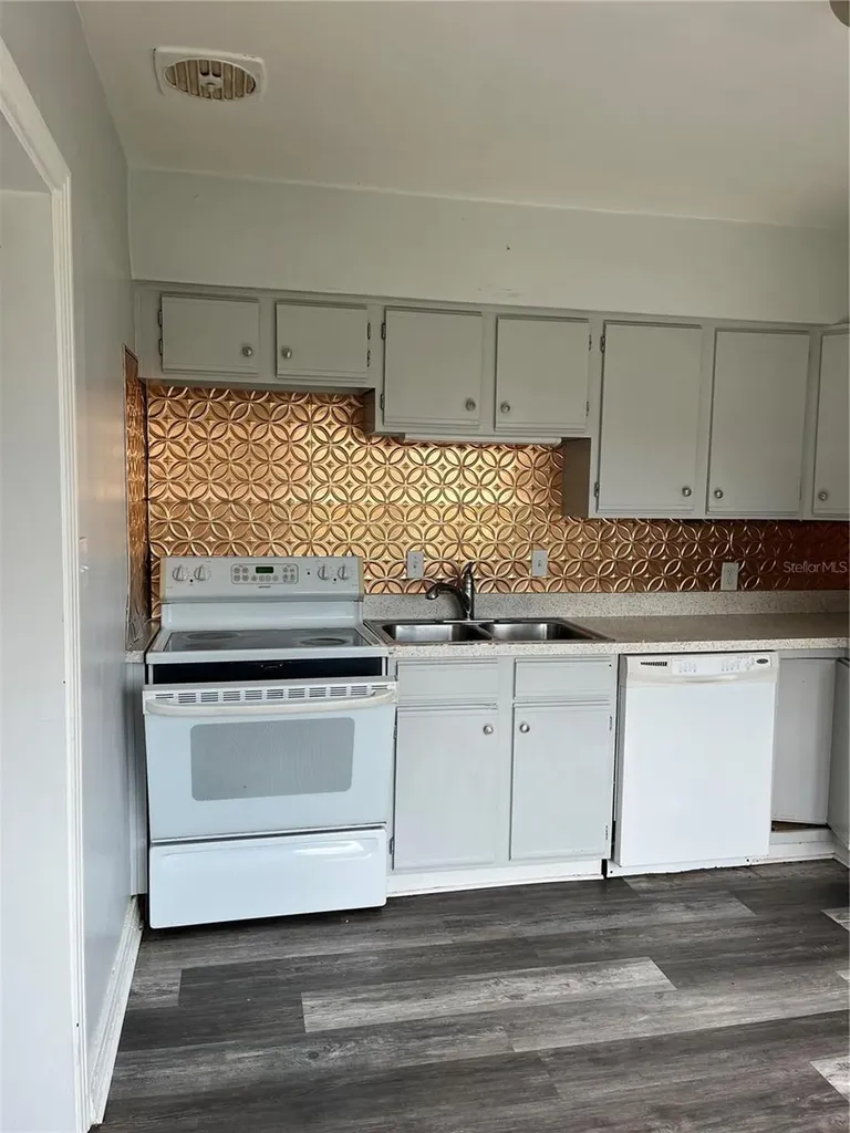 1206 E Canal Street Mulberry FL 33860
