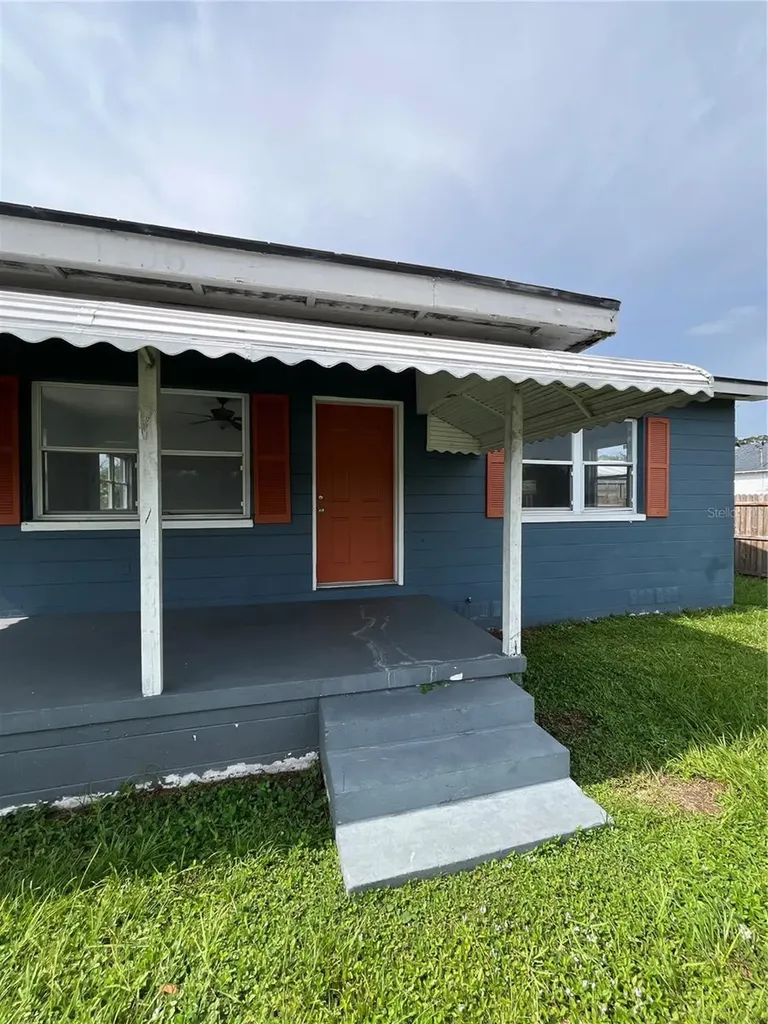 1206 E Canal Street Mulberry FL 33860