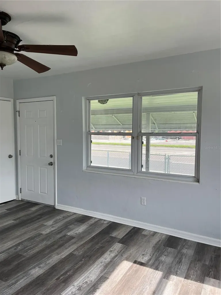 1206 E Canal Street Mulberry FL 33860