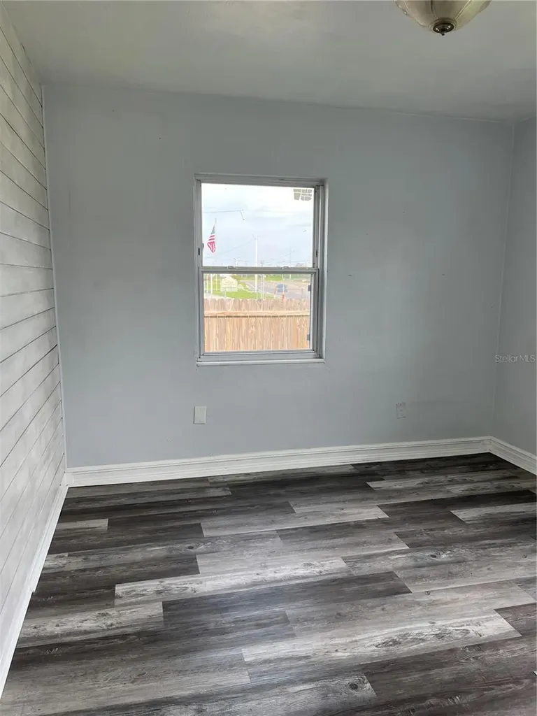1206 E Canal Street Mulberry FL 33860