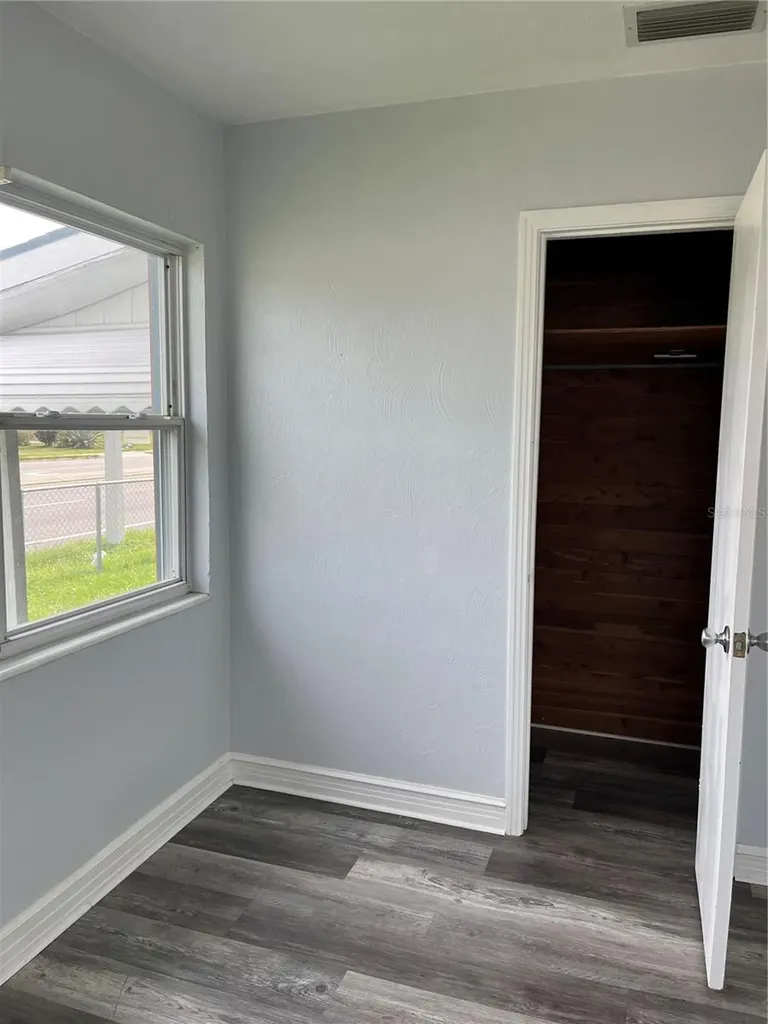 1206 E Canal Street Mulberry FL 33860