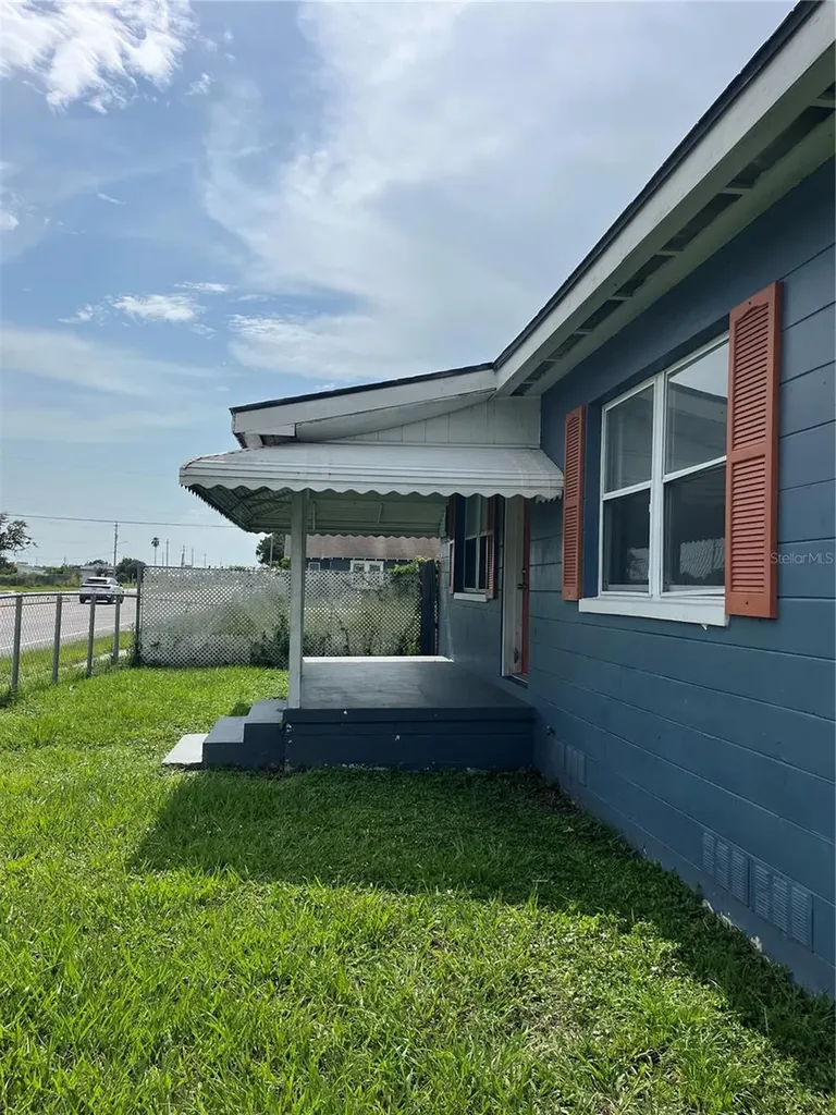 1206 E Canal Street Mulberry FL 33860