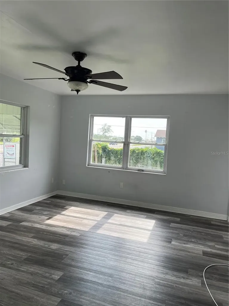 1206 E Canal Street Mulberry FL 33860