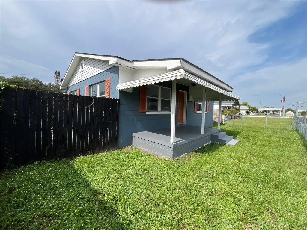 1206 E Canal Street Mulberry FL 33860