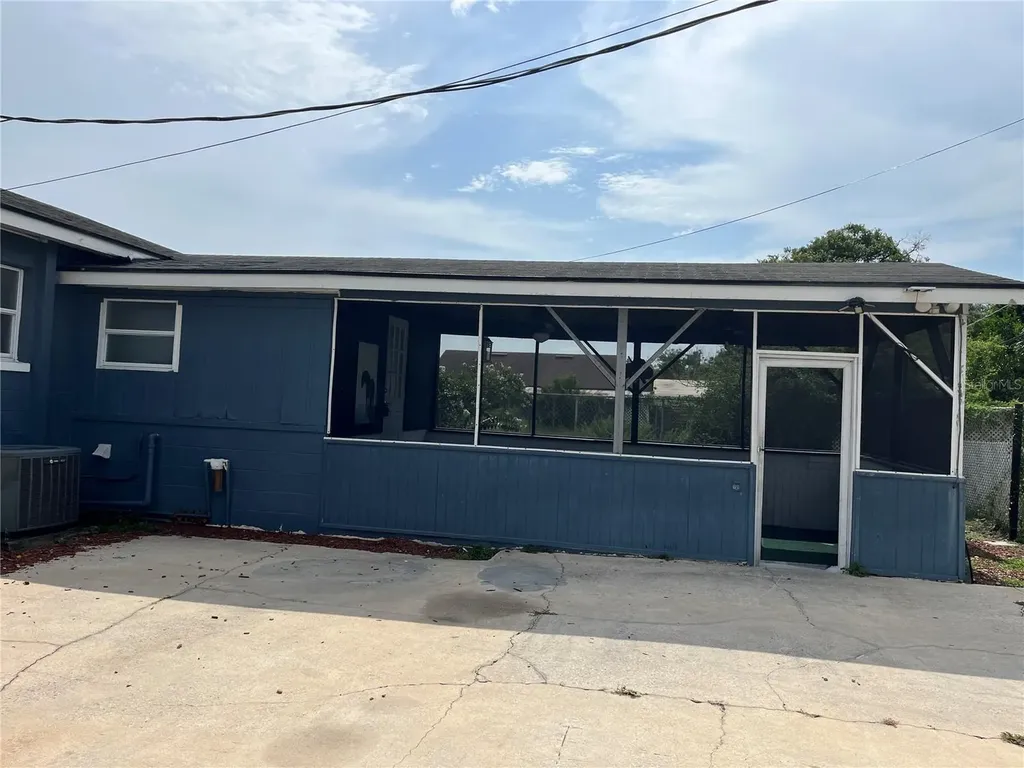 1206 E Canal Street Mulberry FL 33860