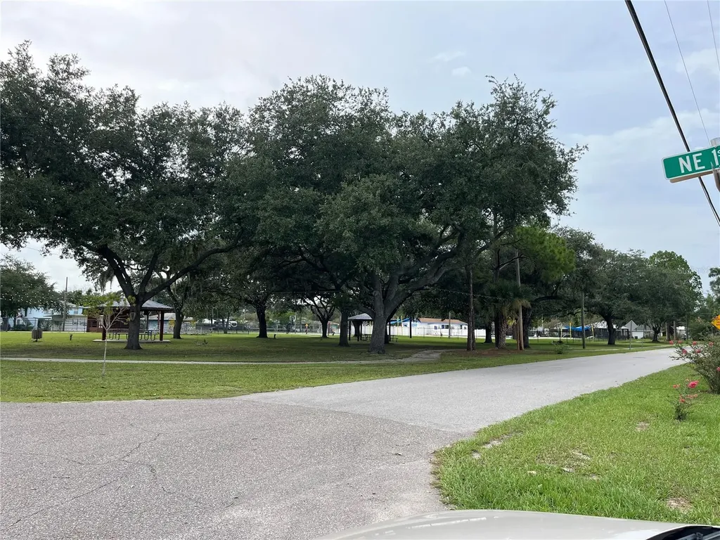 1206 E Canal Street Mulberry FL 33860
